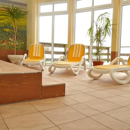 Appartement Ferienduene 8 *