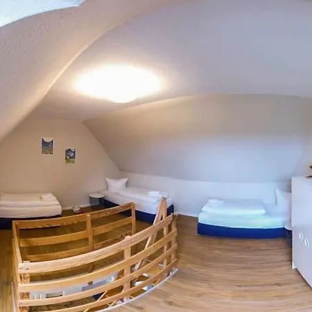 Appartement Ferienduene 8 *